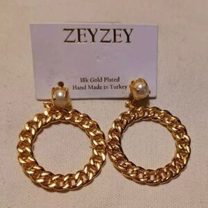 Zeyzey Chain and Pearl Hoop Earrings